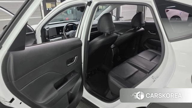 Hyundai Kona (SX2) 2023 Белый из Кореи, фото 2