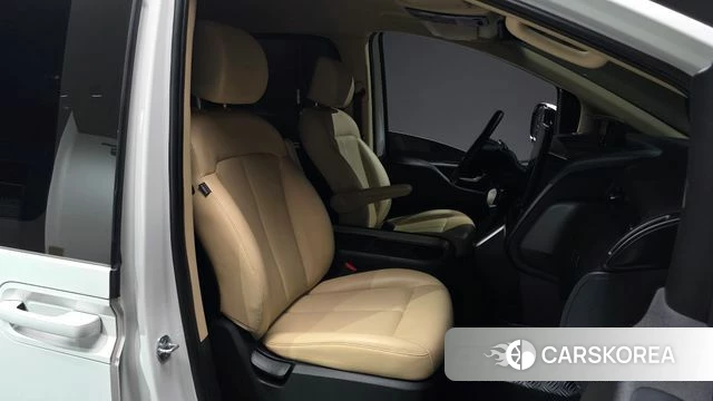Hyundai Staria 2022 Белый из Кореи, фото 2