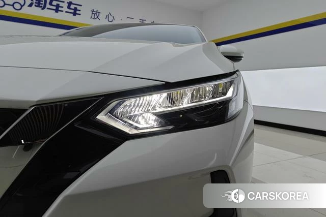 Nissan Sylphy 2022 Белый из Китая, фото 2