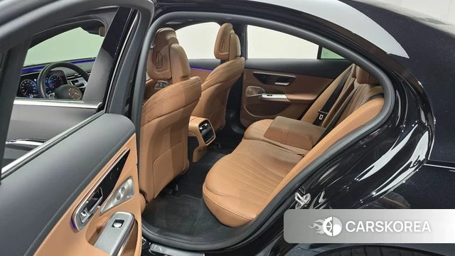 Mercedes-Benz E-Class W214 2024 Черный из Кореи, фото 2