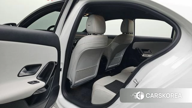 Mercedes-Benz A-Class W177 2020 Белый из Кореи, фото 2