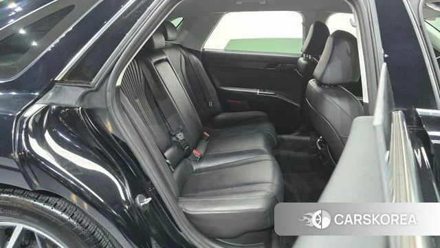 Hyundai Grandeur Hybrid (GN7) 2023 Черный из Кореи, фото 2