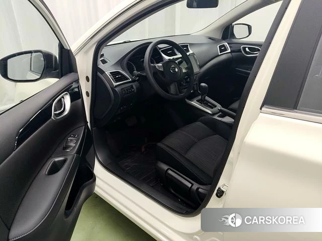 Nissan Sylphy 2025 Белый из Китая, фото 2