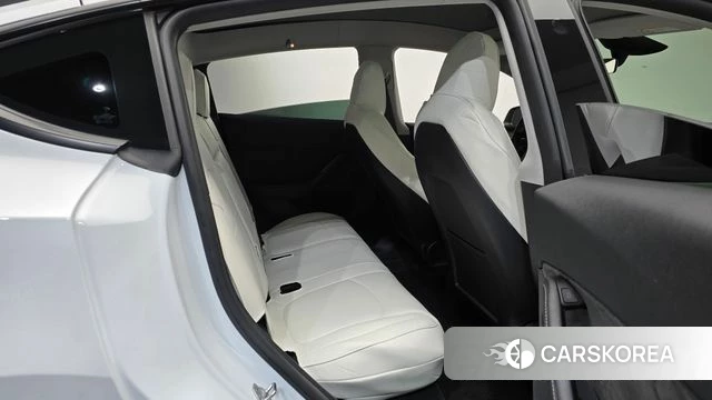 Tesla Model Y 2024 Белый из Кореи, фото 2