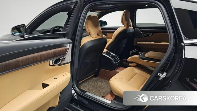 Volvo S90 2023 Черный из Кореи, фото 2