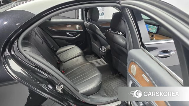 Mercedes-Benz E-Class W213 2019 Черный из Кореи, фото 2