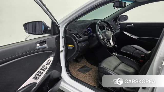 Hyundai Accent (New type) 2018 Белый из Кореи, фото 2