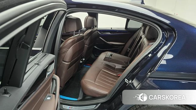 BMW 5 Series (G30) 2022 Черный из Кореи, фото 2