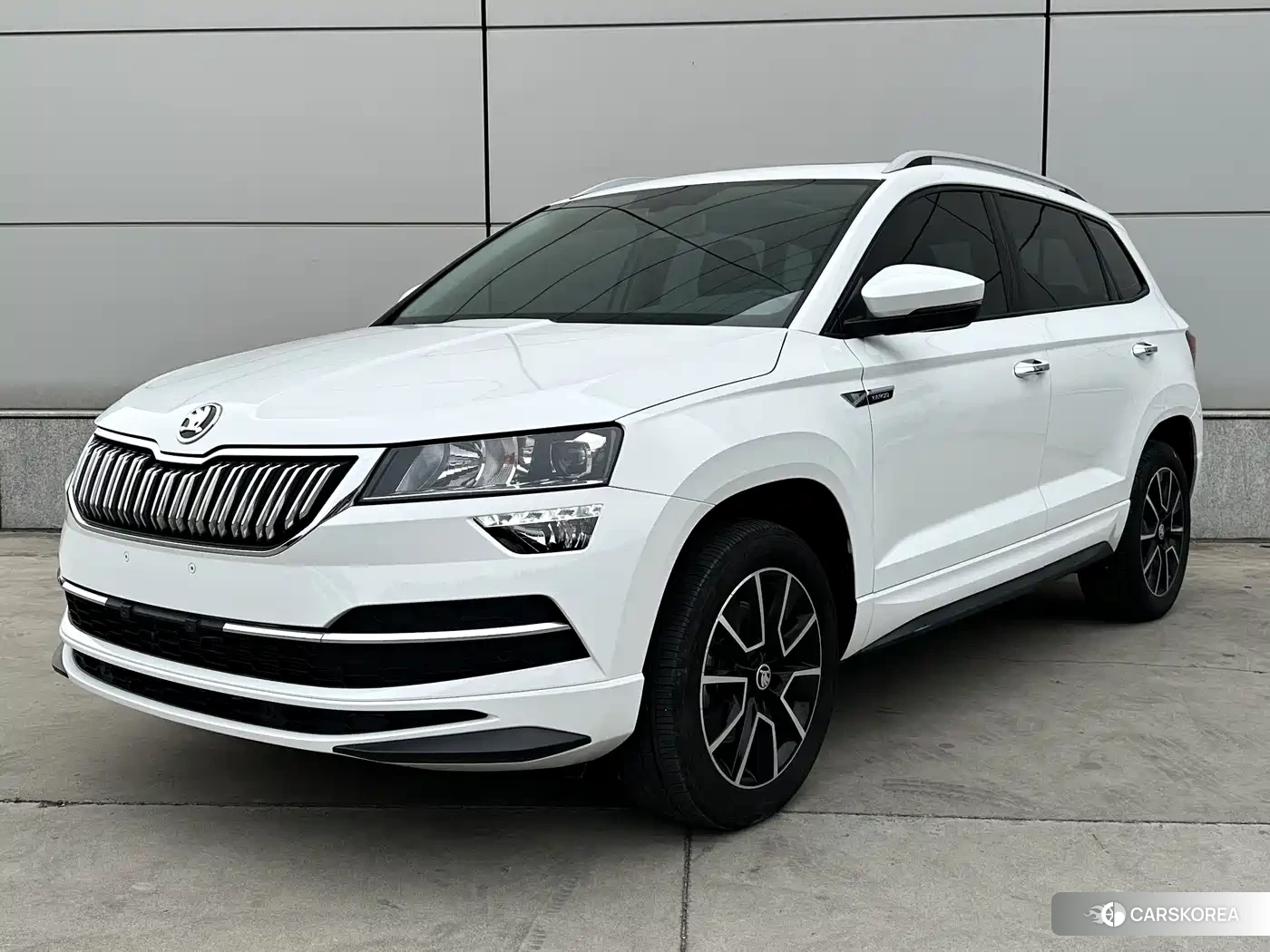Skoda Karoq 2023 Белый из Китая, фото 2