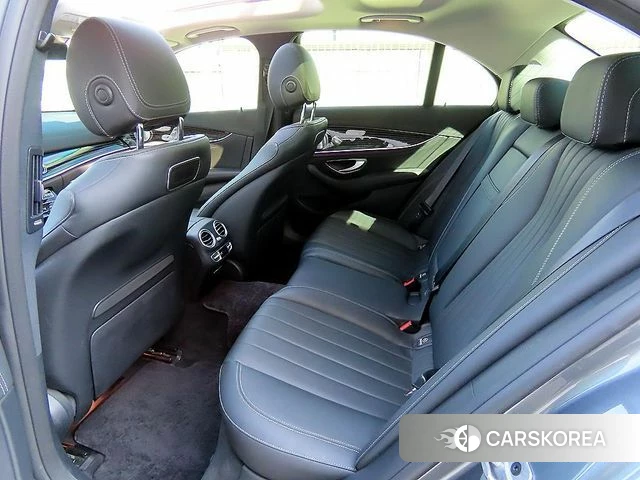Mercedes-Benz E-Class W213 2020 Серый из Кореи, фото 2