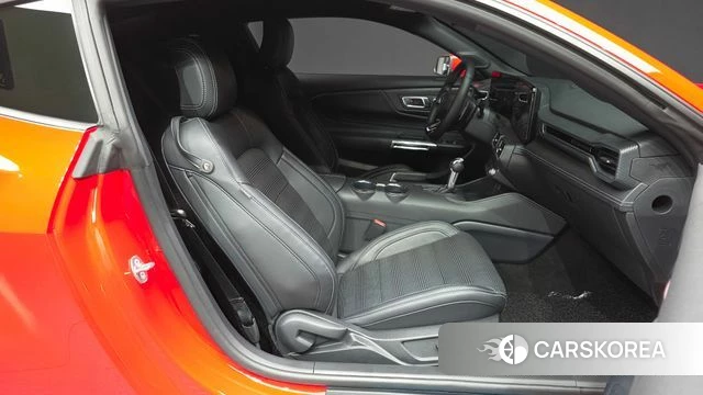 Ford Mustang 7th Generation 2025 Красный из Кореи, фото 2