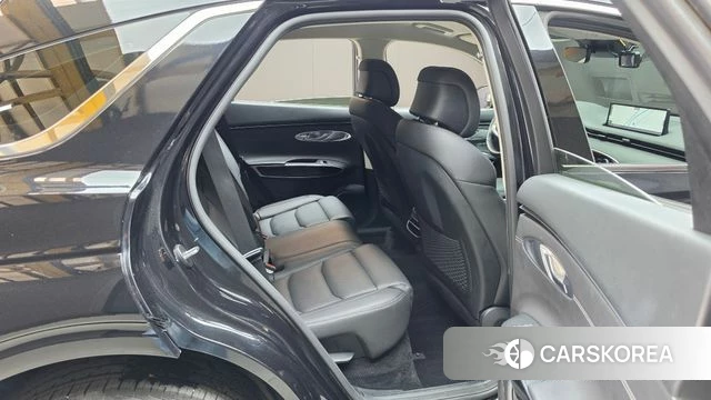 Genesis GV70 2023 Черный из Кореи, фото 2