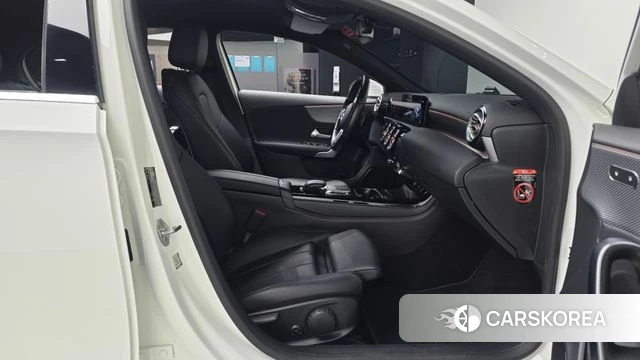 Mercedes-Benz A-Class W177 2021 Белый из Кореи, фото 2