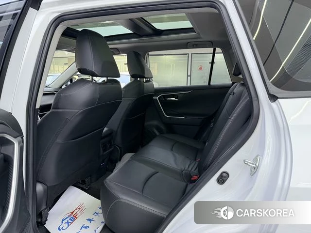 Toyota RAV4 2023 Белый из Китая, фото 2