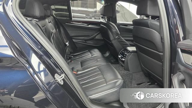 BMW 5 Series (G30) 2023 Черный из Кореи, фото 2