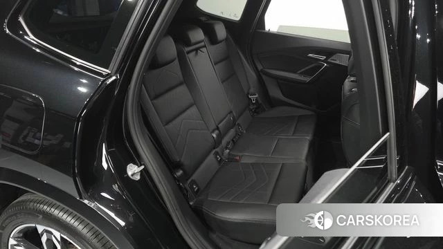 BMW X1 (U11) 2023 Черный из Кореи, фото 2