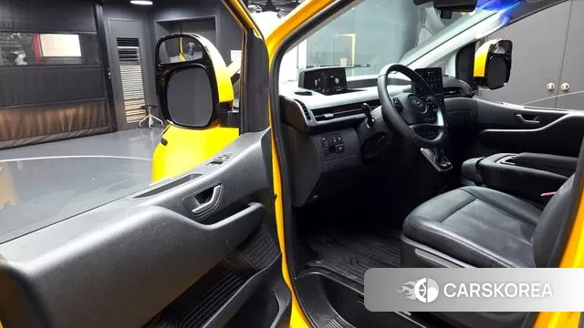 Hyundai Staria 2024 Желтый из Кореи, фото 2