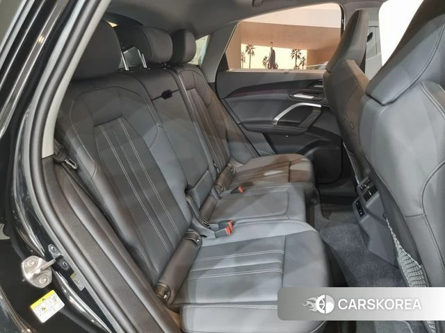 Audi Q5 (80A) 2025 Черный из Кореи, фото 2