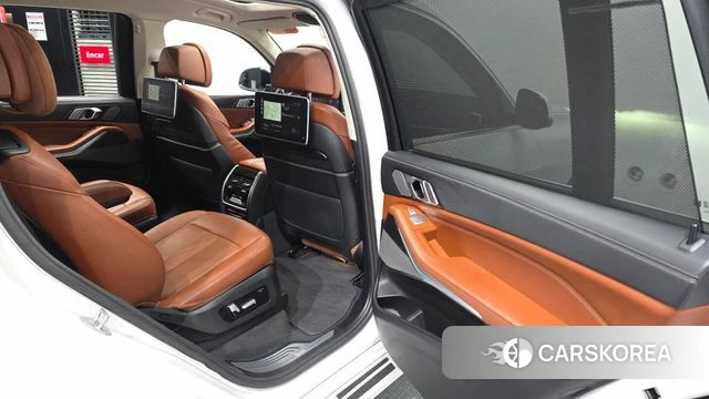 BMW X7 (G07) 2022 Белый из Кореи, фото 2