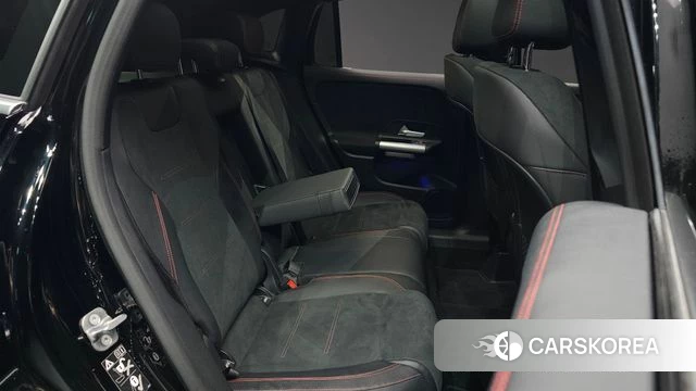Mercedes-Benz GLA - Class H247 2023 Черный из Кореи, фото 2