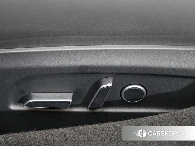 Tesla Model 3 2024 Красный из Кореи, фото 2