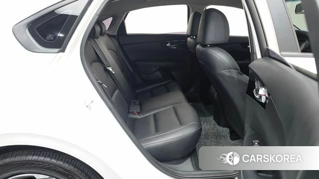 Kia The New K3 2nd generation 2024 Белый из Кореи, фото 2