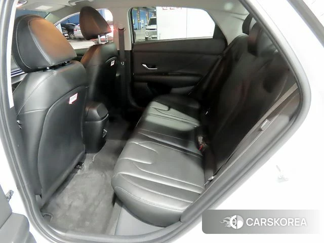 Hyundai The New Avante (CN7) 2023 Белый из Кореи, фото 2