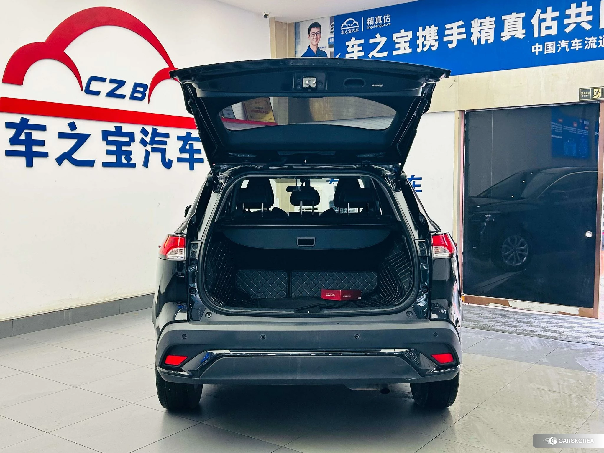 Toyota Frontlander 2023 Черный из Китая, фото 2