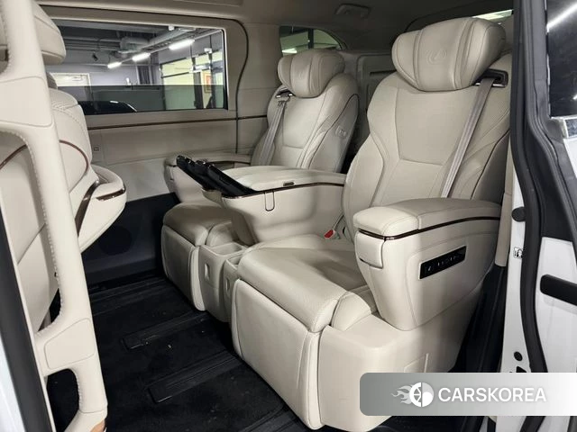 Lexus LM Second Generation 2025 Белый из Кореи, фото 2