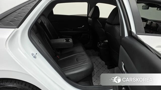 Hyundai The New Avante Hybrid (CN7) 2025 Белый из Кореи, фото 2