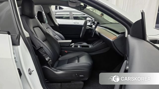 Tesla Model Y 2021 Белый из Кореи, фото 2