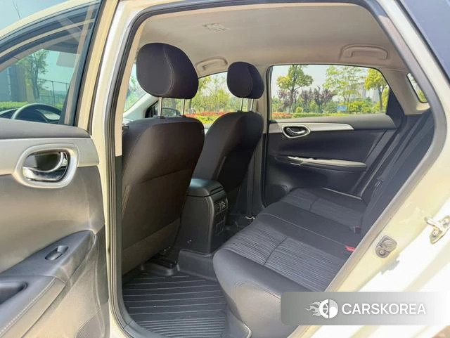 Nissan Sylphy 2024 Белый из Китая, фото 2