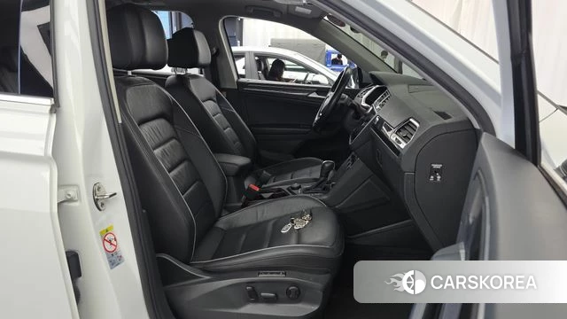 Volkswagen Tiguan second Generation 2020 Белый из Кореи, фото 2