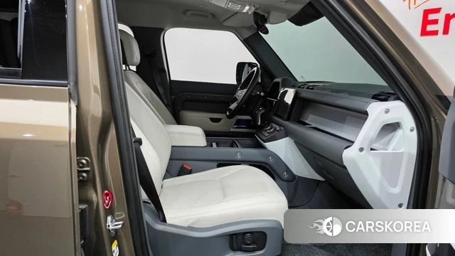 Land Rover Defender (L663) 2022 Коричневый из Кореи, фото 2