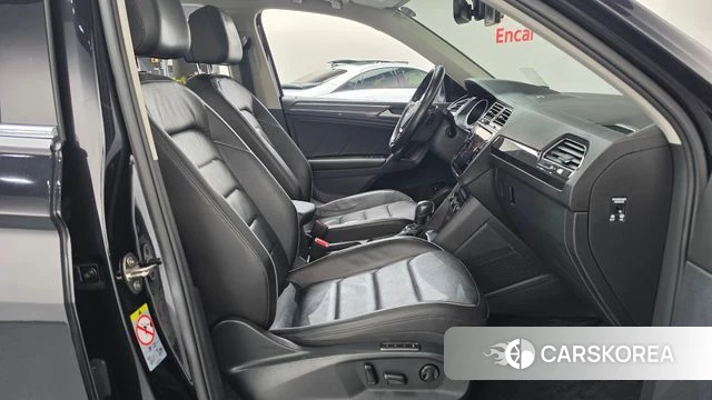 Volkswagen Tiguan second Generation 2020 Черный из Кореи, фото 3