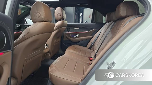 Mercedes-Benz E-Class W213 2022 Белый из Кореи, фото 2