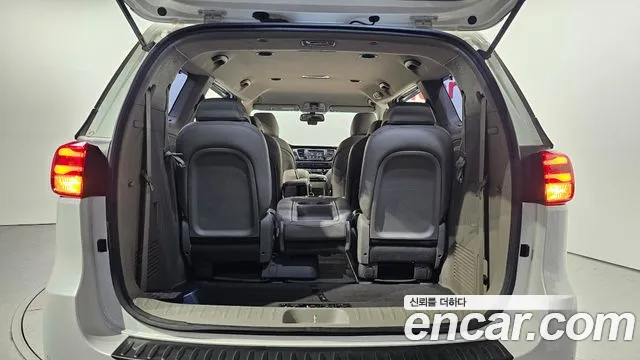 Kia The New Carnival 2019 Белый из Кореи, фото 2