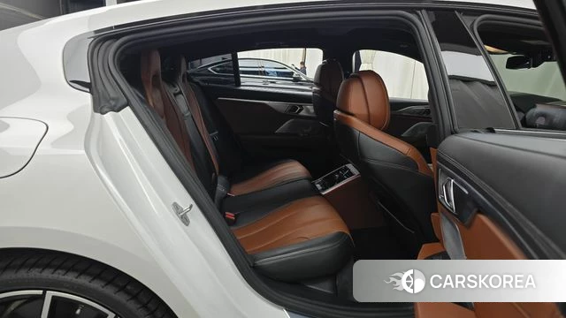 BMW 8 Series (G15) 2020 Белый из Кореи, фото 2