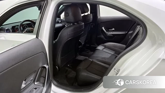 Mercedes-Benz A-Class W177 2021 Белый из Кореи, фото 2