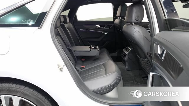 Audi A6 (C8) 2023 Белый из Кореи, фото 2