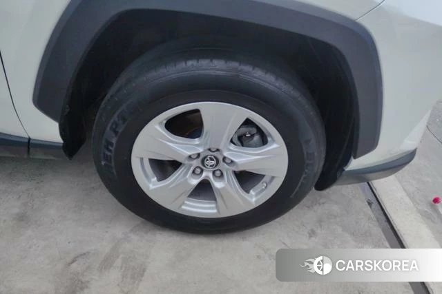 Toyota RAV4 2021 Белый из Китая, фото 2