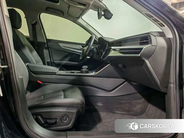 Audi A6 2023 Черный из Китая, фото 2