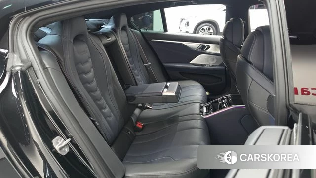 BMW 8 Series (G15) 2025 Черный из Кореи, фото 2