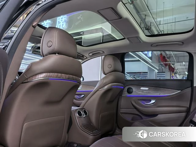 Mercedes-Benz E-Class 2023 Черный из Китая, фото 2