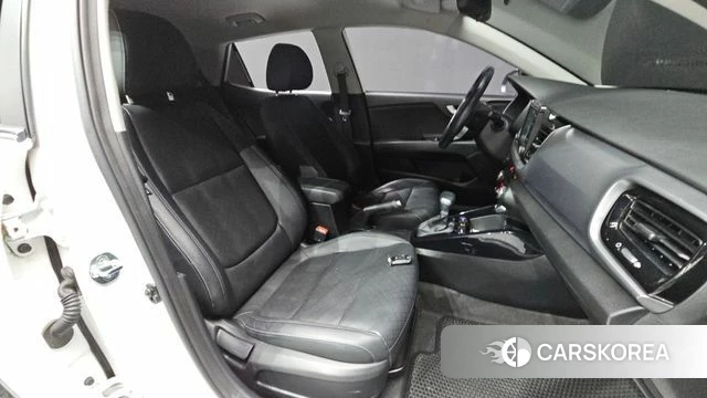 Kia Stonic 2019 Белый из Кореи, фото 2