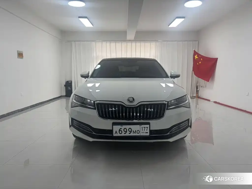 Skoda Superb 2023 Белый из Китая, фото 2