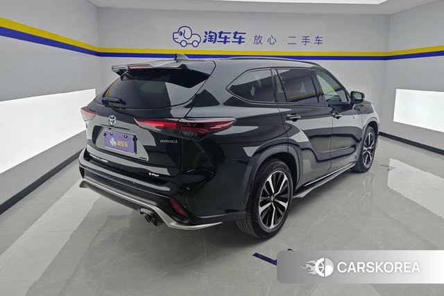 Toyota Crown 2023 Черный из Китая, фото 2
