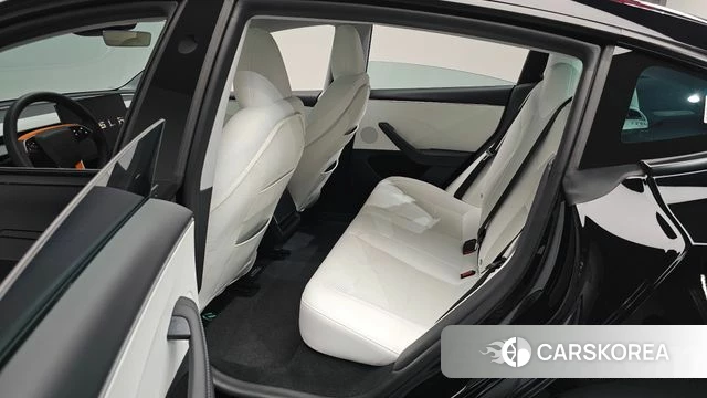 Tesla Model 3 2024 Черный из Кореи, фото 2
