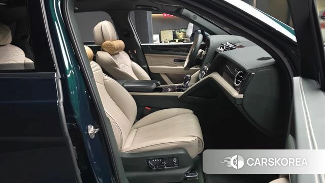 Bentley Bentayga 2024 Темно-зеленый из Кореи, фото 2