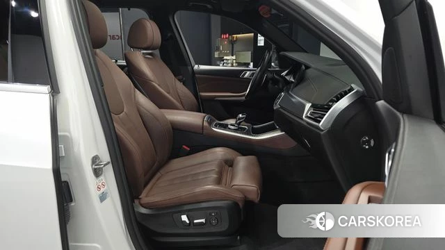 BMW X5 (G05) 2022 Белый из Кореи, фото 2